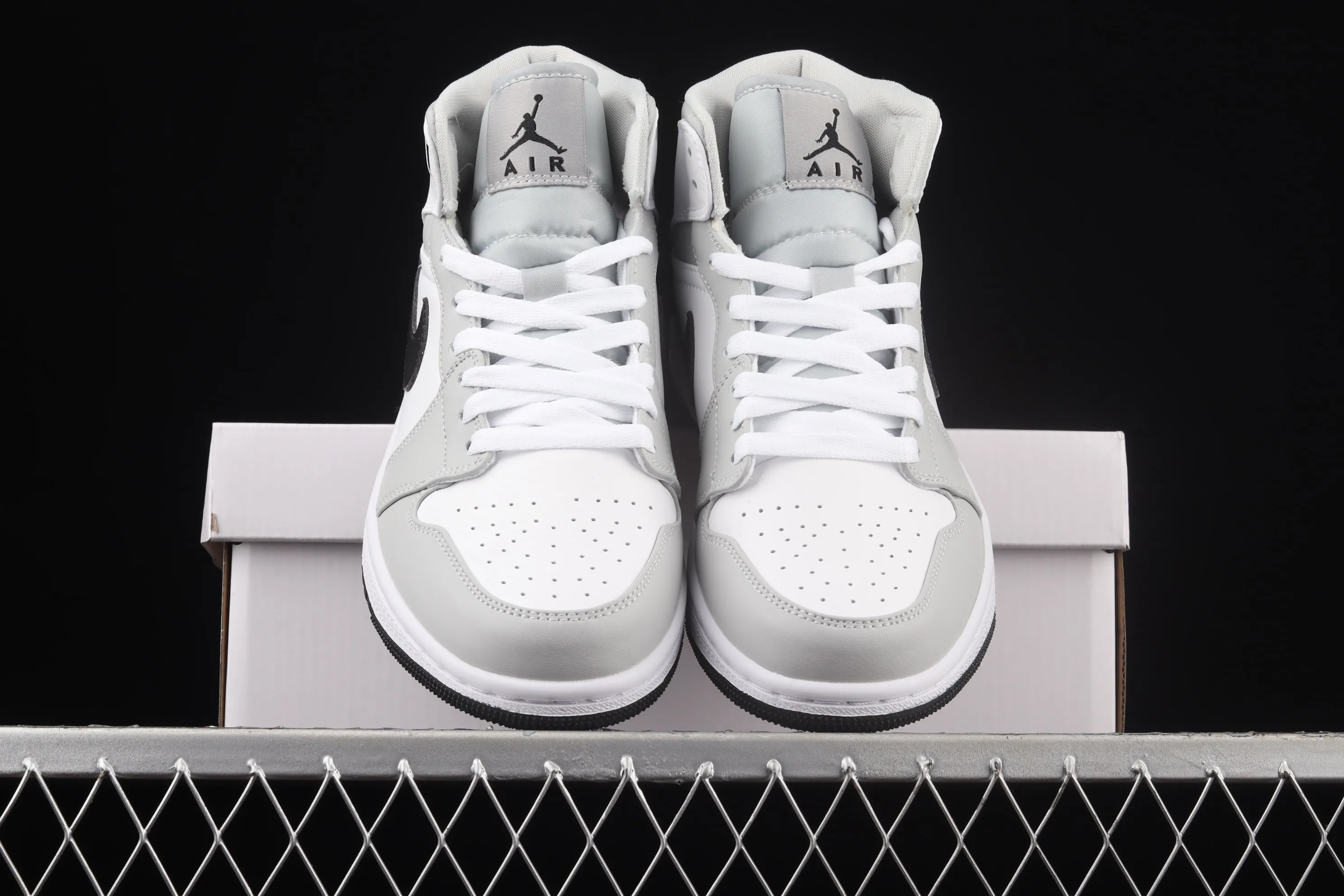 All Categories Air Jordan Jordan Series Basketball Shoes Air Jordan 1 Mid Air Jordan 1 Mid AJ1 Joe 1 New Ash Mid-top Cultural Basketball Shoes BQ6472-015